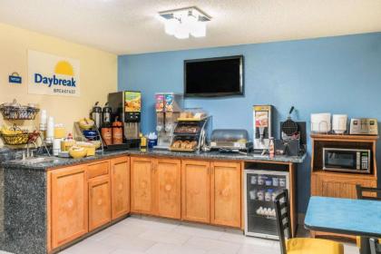 Days Inn by Wyndham Tucumcari - image 4
