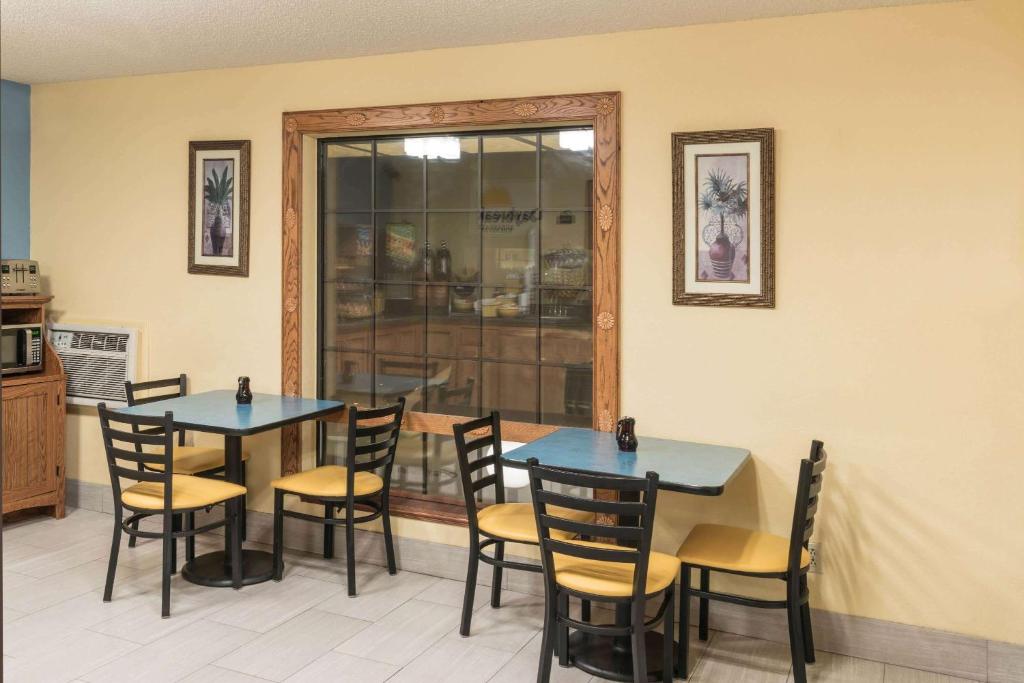 Days Inn by Wyndham Tucumcari - image 7
