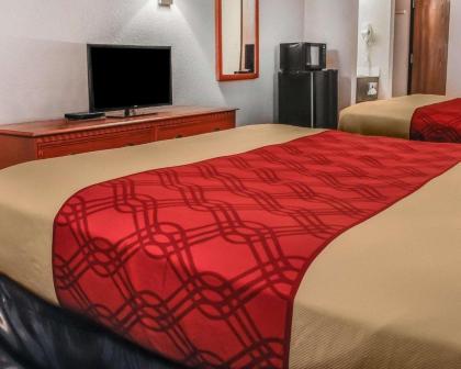 Econo Lodge Tucumcari - image 3