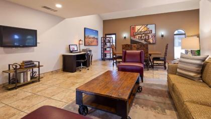 Best Western Discovery Inn - image 14