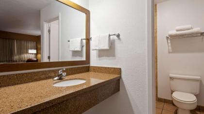 Best Western Discovery Inn - image 15