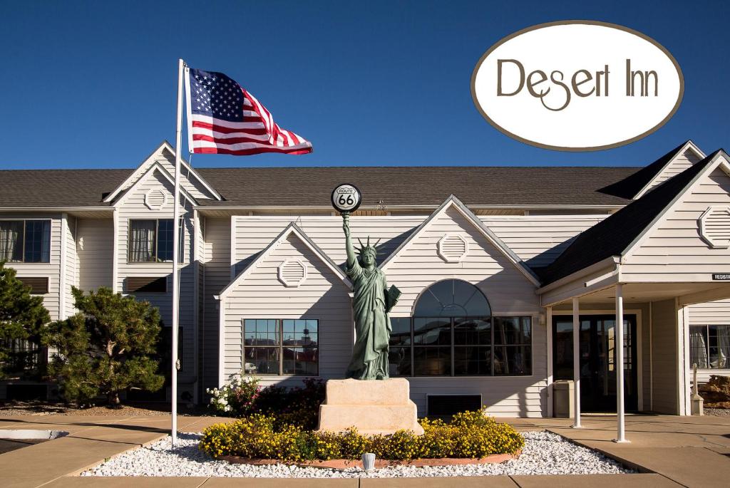 Desert Inn - main image