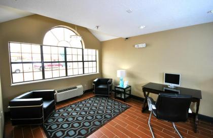 Desert Inn - image 6