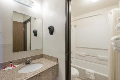 Super 8 by Wyndham Tucumcari - image 7