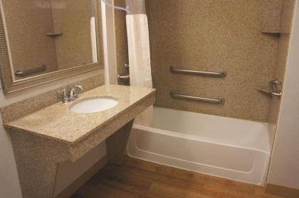 La Quinta by Wyndham Tucumcari - image 9