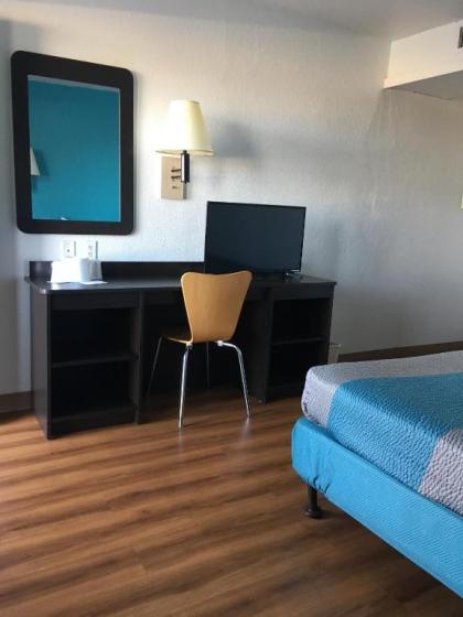 Motel 6-Tucumcari NM - image 14