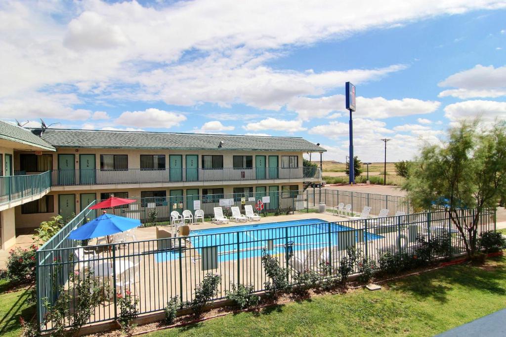Motel 6-Tucumcari NM - image 3