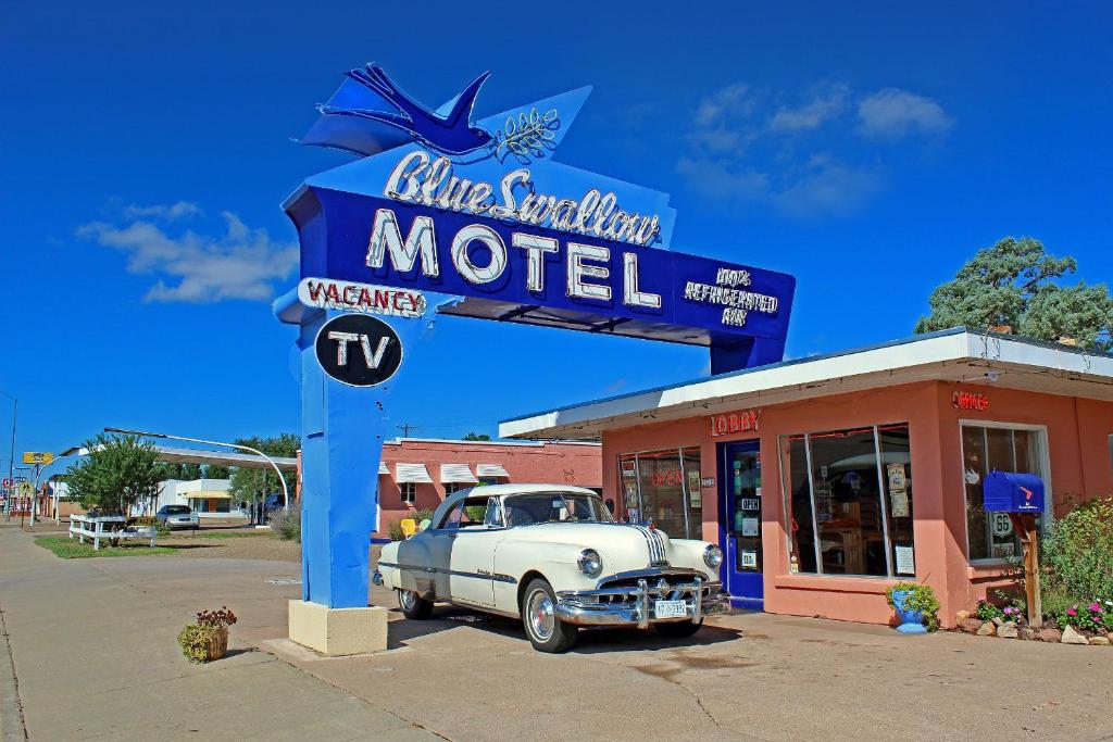 Blue Swallow Motel - main image