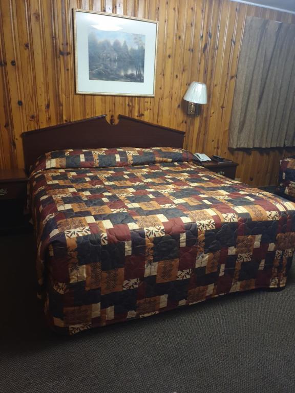 Americana Motel - main image