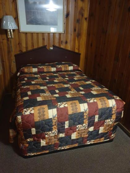 Americana Motel - image 3