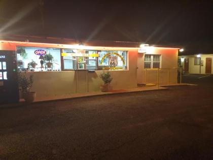 Americana Motel - image 5