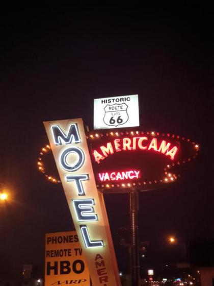 Americana Motel - image 6