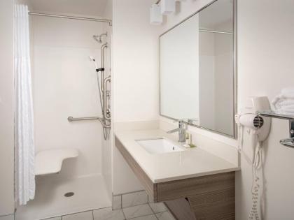 WoodSpring Suites Seattle Tukwila - image 10