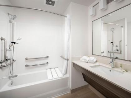 WoodSpring Suites Seattle Tukwila - image 11