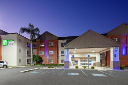 Holiday Inn Express  Suites   tulare an IHG Hotel