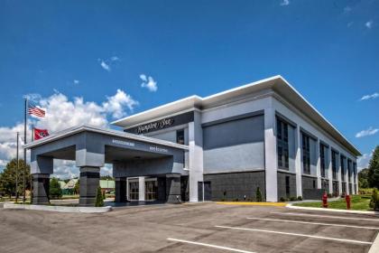 Hampton Inn Tullahoma - image 15