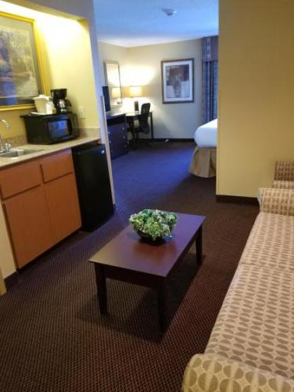 Days Inn by Wyndham Tulsa Central - image 5