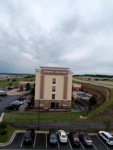 Hampton Inn & Suites Tulsa/Tulsa Hills - image 3