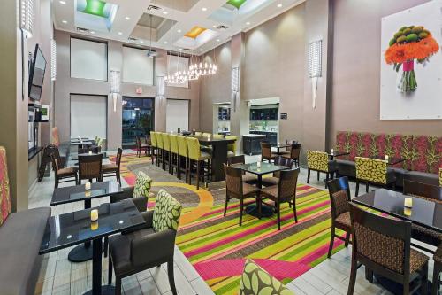 Hampton Inn & Suites Tulsa-Woodland Hills - image 5