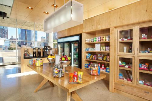 Aloft Tulsa Downtown - image 2