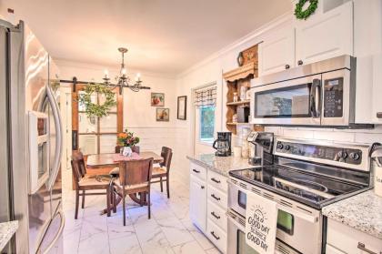 Charming Country Cottage 5 Mi to Dtwn Tulsa! - image 11