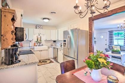 Charming Country Cottage 5 Mi to Dtwn Tulsa! - image 9