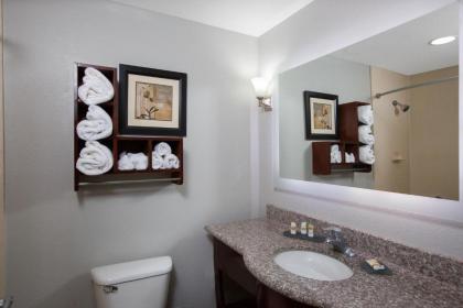 La Quinta by Wyndham Tupelo - image 4