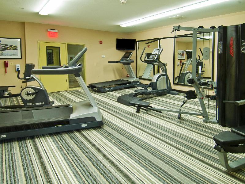 Candlewood Suites Tupelo - image 4