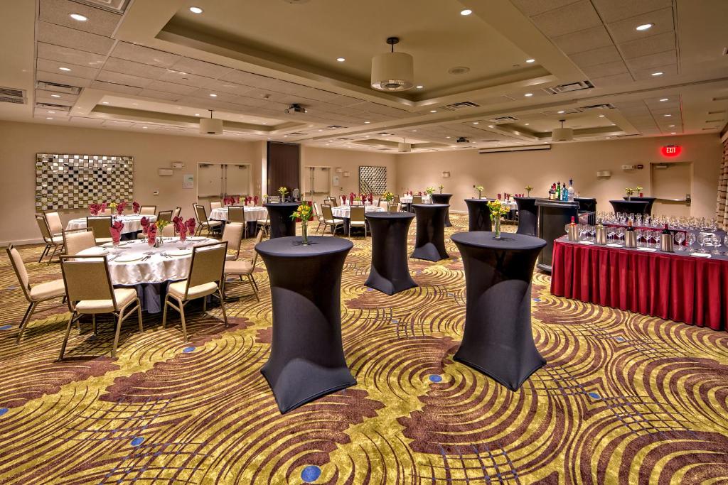 Holiday Inn & Suites Tupelo North an IHG Hotel - image 2