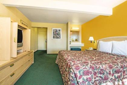 Travelodge by Wyndham Turlock - image 14