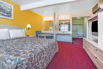 Travelodge by Wyndham Turlock - image 6