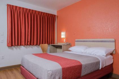 Motel 6-Turlock CA - image 13