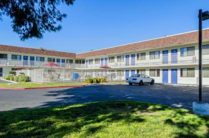 Motel 6-Turlock CA - image 14