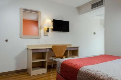 Motel 6-Turlock CA - image 6