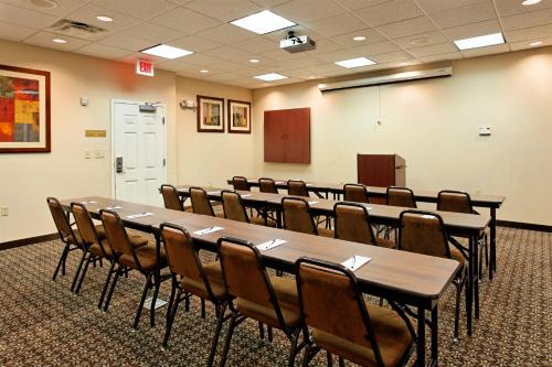 Candlewood Suites Tuscaloosa an IHG Hotel - image 5