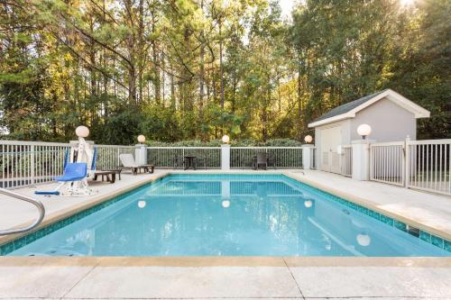 Country Inn & Suites by Radisson Tuscaloosa AL - image 5