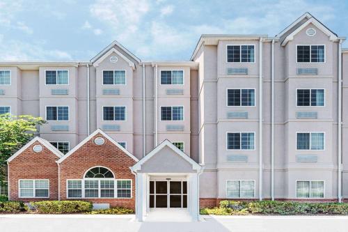 Microtel Inn & Suites by Wyndham Tuscaloosa - main image