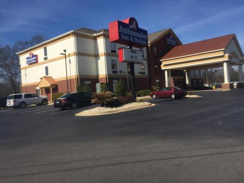 Ambassador Inn & Suites - main image