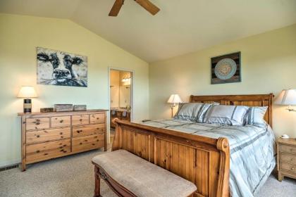 Pet-Friendly Mountain Home with Deck 3 Mi to Hiking - image 12