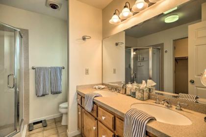 Pet-Friendly Mountain Home with Deck 3 Mi to Hiking - image 14