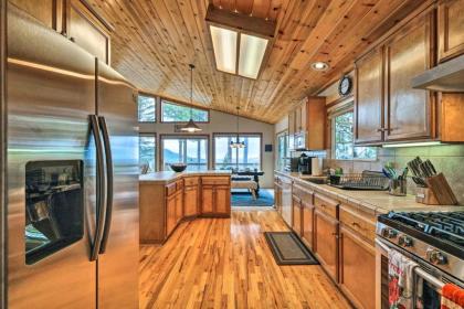 Pet-Friendly Mountain Home with Deck 3 Mi to Hiking - image 6