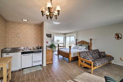 49 Palms Oasis Escape - Mins to Joshua Tree - image 6