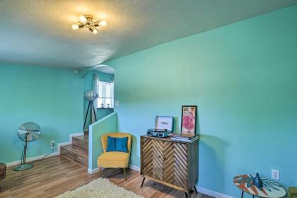 Colorful 29 Sunsets Home near Joshua Tree! - image 11