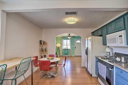 Colorful 29 Sunsets Home near Joshua Tree! - image 14