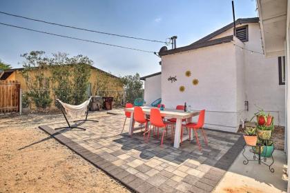 Colorful 29 Sunsets Home near Joshua Tree! - image 2