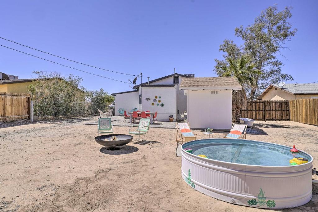 Colorful 29 Sunsets Home near Joshua Tree! - image 7