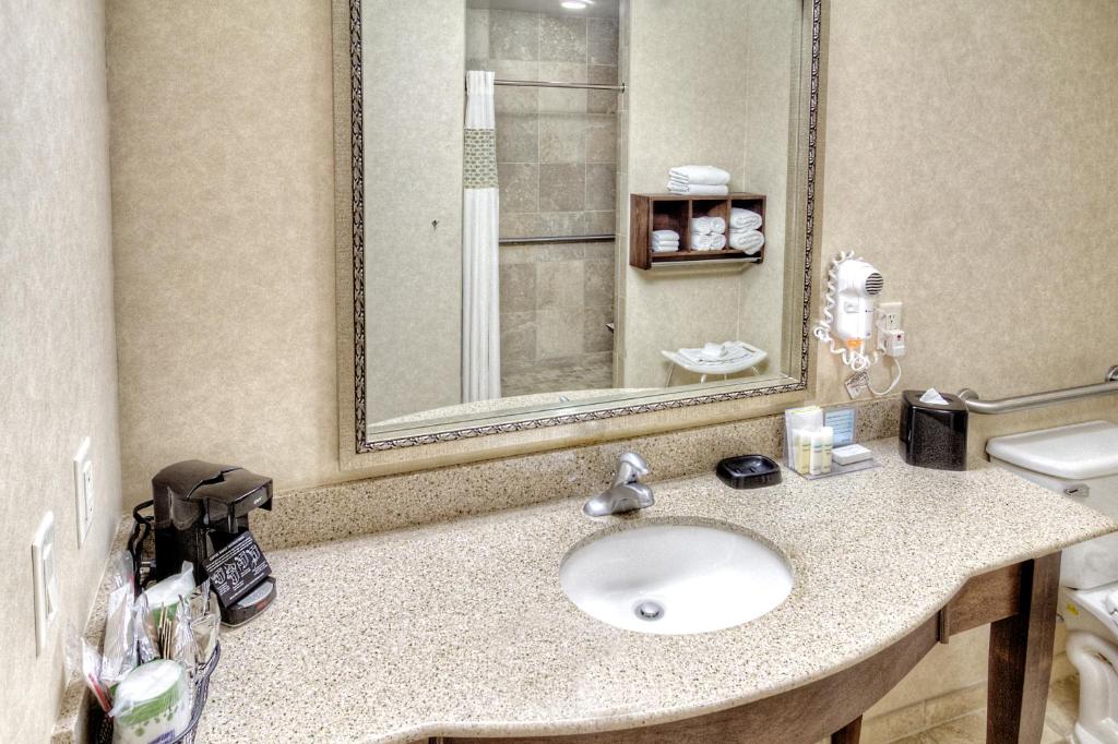 Hampton Inn Twin Falls - image 7