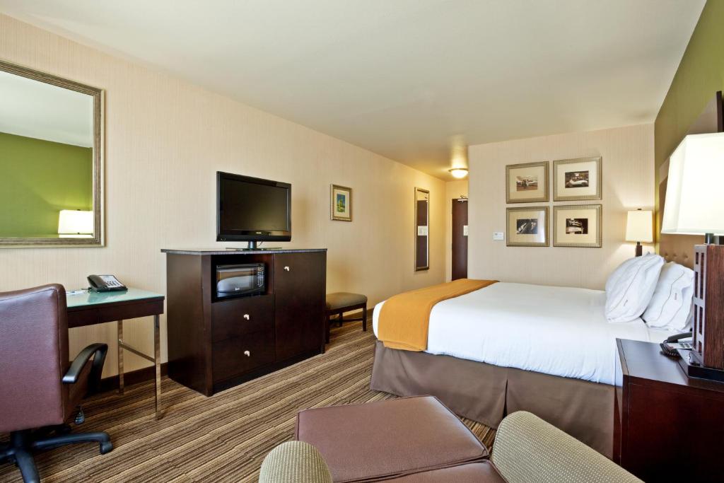 Holiday Inn Express Hotel Twin Falls an IHG Hotel - image 2