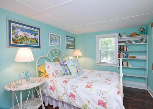Beach Boys Bungalow - main image