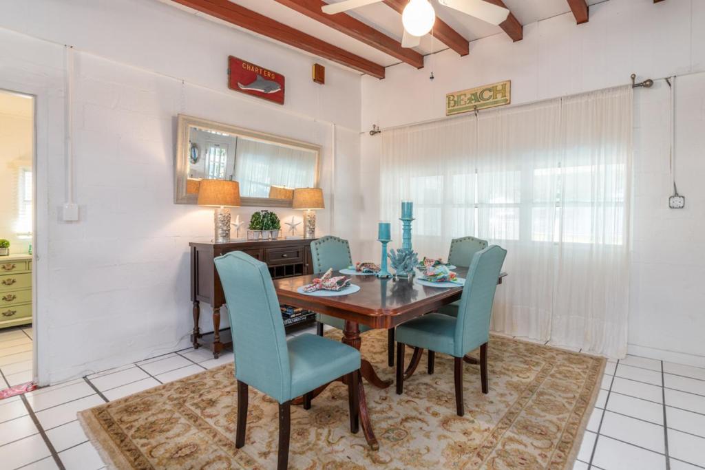 Blue Bungalow - image 5